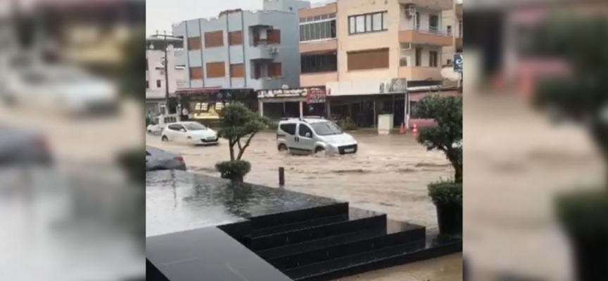 İzmir'de sağanak etkili oldu