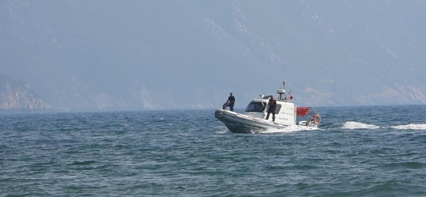 İzmir'de denize giren genç kız boğuldu