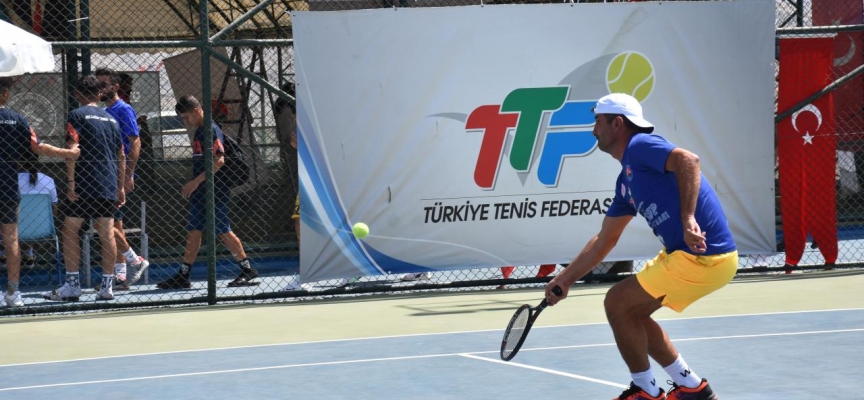 Şırnak'ta Tenis Doğu ve Güneydoğu Anadolu Takım Şampiyonası başladı