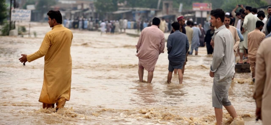 Pakistan'da tahliye işlemleri sürüyor