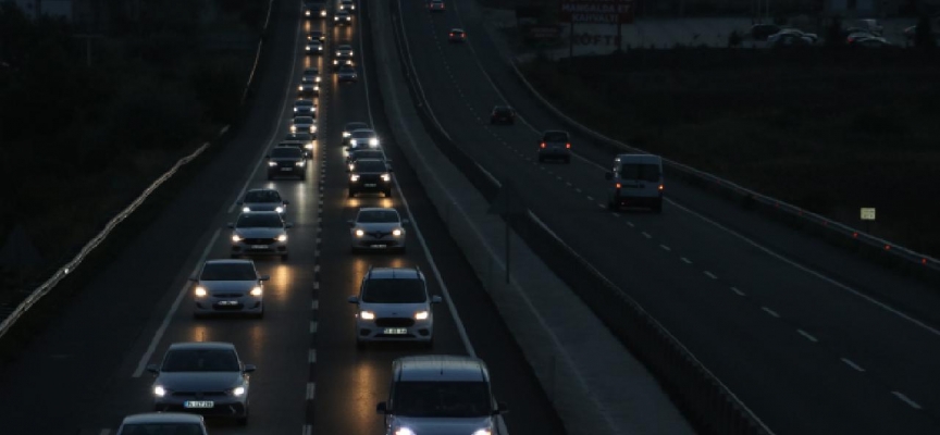 Tekirdağ-İstanbul yolunda yoğunluk yaşanıyor