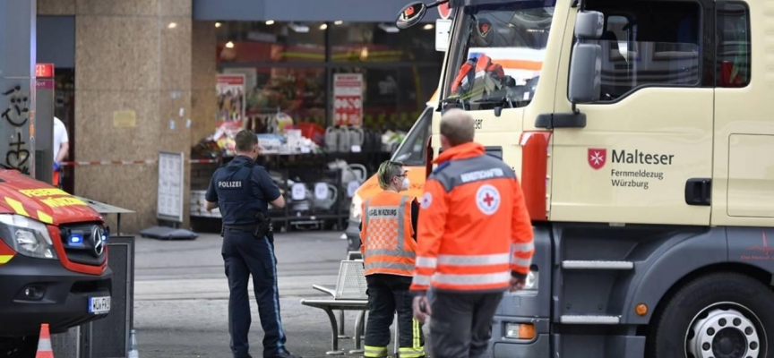 Almanya’da üzerine heykel düşen çocuk hayatını kaybetti