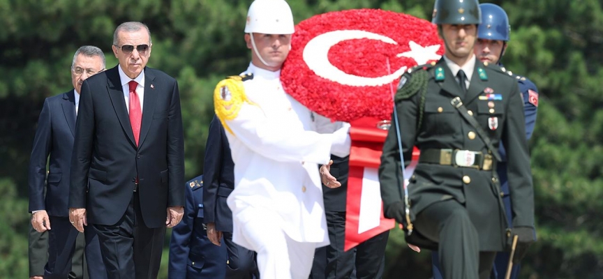 Cumhurbaşkanı Erdoğan başkanlığındaki devlet erkanı, Anıtkabir'i ziyaret etti