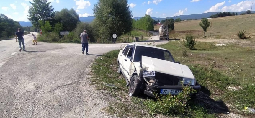 Kastamonu'da iki otomobil çarpıştı: 5 yaralı