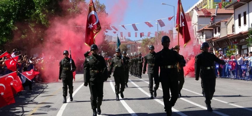 Isparta’da Zafer Bayramı coşkusu