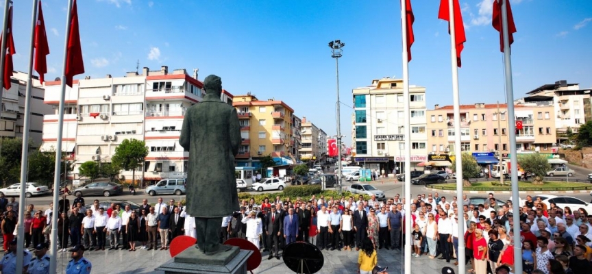 İzmir’in ilçelerinde 30 Ağustos coşkusu