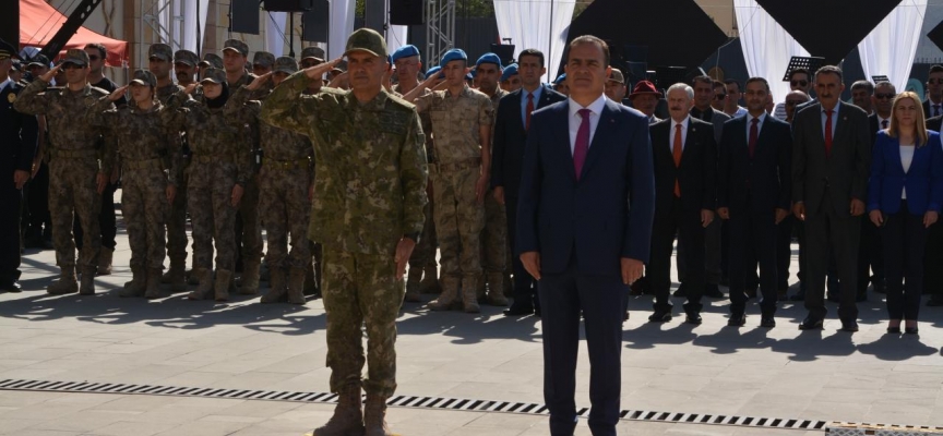 Hakkari’de 30 Ağustos Zafer Bayramı coşkusu