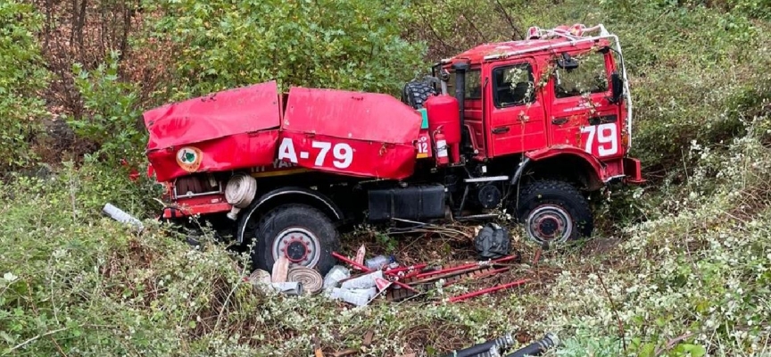 İzmir'de yangına giden ekip kaza yaptı: 4 yaralı