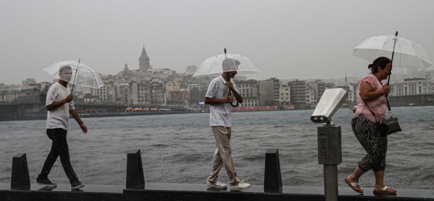 İstanbul'da beklenen sağanak başladı, AFAD uyardı