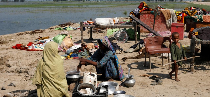 Pakistan'da selden etkilenen 650 bin hamilenin sağlık hizmetine ihtiyacı var