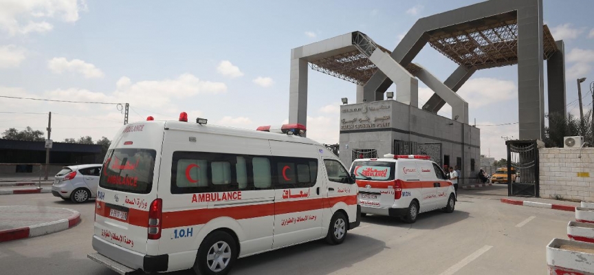 Gazze'de İsrail ablukası ambulanslarla protesto edildi