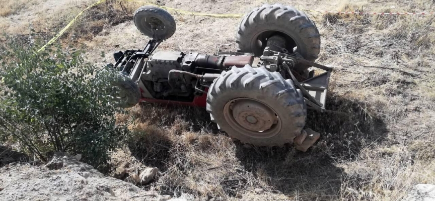 Malatya'da devrilen traktörün sürücüsü öldü