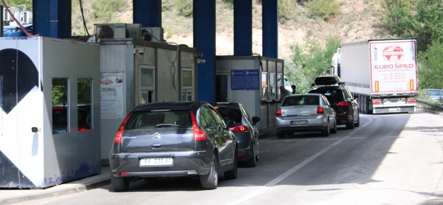 Kosova ile Sırbistan arasında kimlikle seyahat anlaşması uygulanmaya başladı