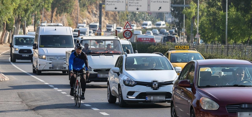 İzmir'de pazar günü bazı yollar araç trafiğine kapatılacak