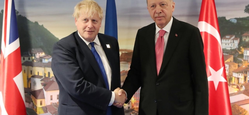 Johnson'dan "Türkiye'nin vazgeçilmez küresel liderliğinden ötürü Cumhurbaşkanı Erdoğan"a tebrik