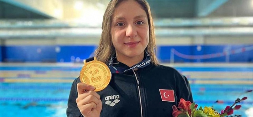 Milli yüzücü Merve Tuncel, gençlerde dünya şampiyonu oldu