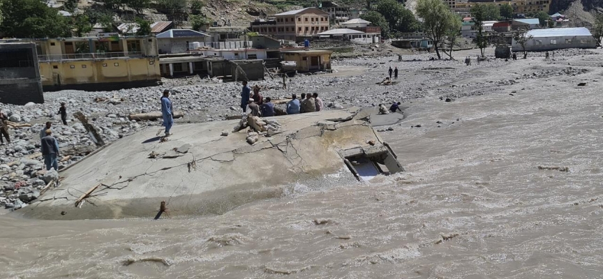 Pakistan'da sel felaketi altyapıya ciddi zarar verdi