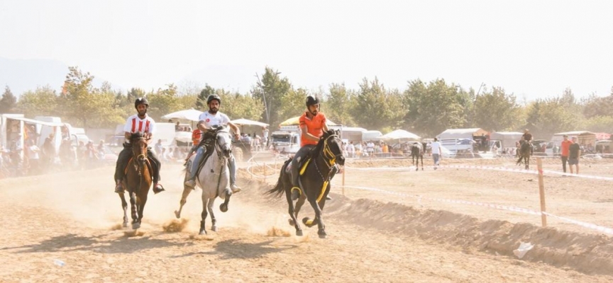 Manisa'da "Geleneksel Rahvan At Yarışları" yapıldı