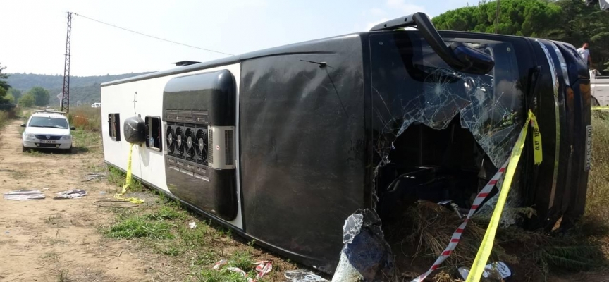 Çanakkale'de devrilen tur otobüsünün şoförü tutuklandı