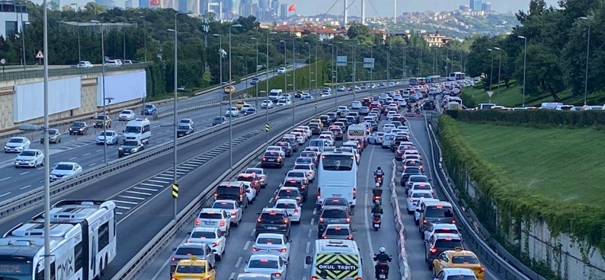 Miniklerin uyum haftası İstanbul trafiğini artırdı