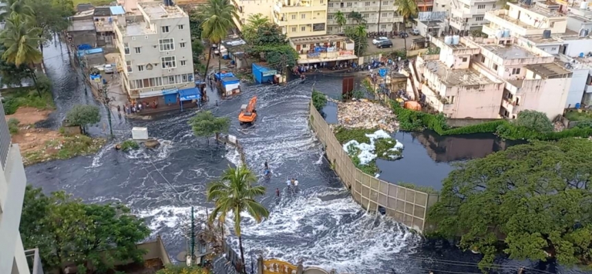 Hindistan'da sel: Bangalore kenti sular altında kaldı