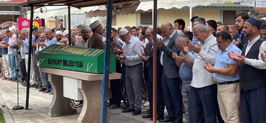 Denizde boğulan imamın cenazesi Bayburt'ta defnedildi