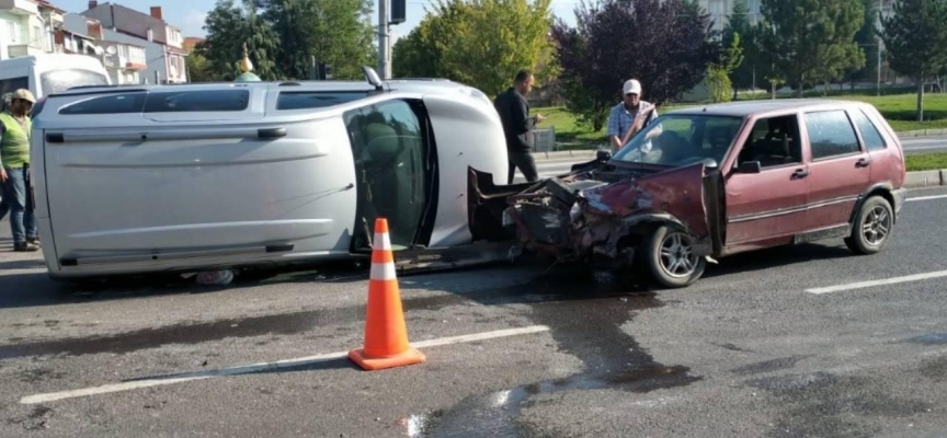 Kütahya'da trafik kazası: 2 yaralı