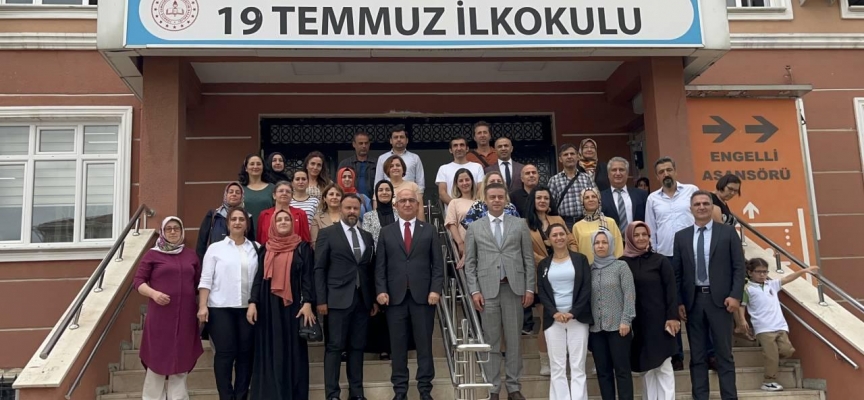 Milli Eğitim Bakan Yardımcısı Şensoy, okulları ziyaret etti