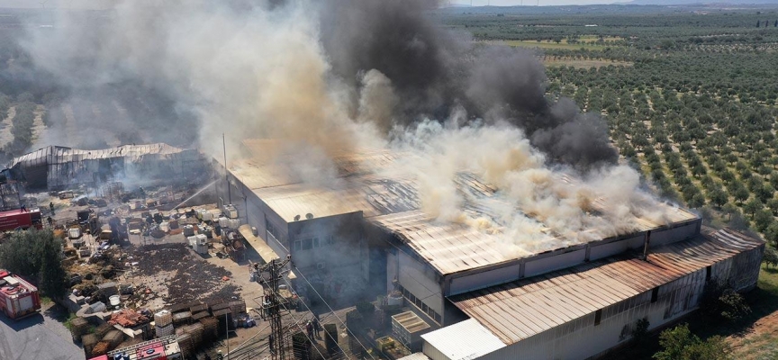 Manisa'da fabrika yangını