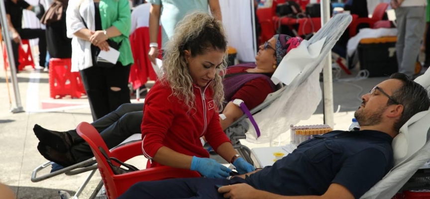 Ordu'da okul başlayan öğrencilerin velilerinden kan bağışına destek