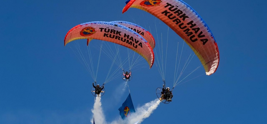 Türkiye Paraşüt Şampiyonası İzmir'de başladı