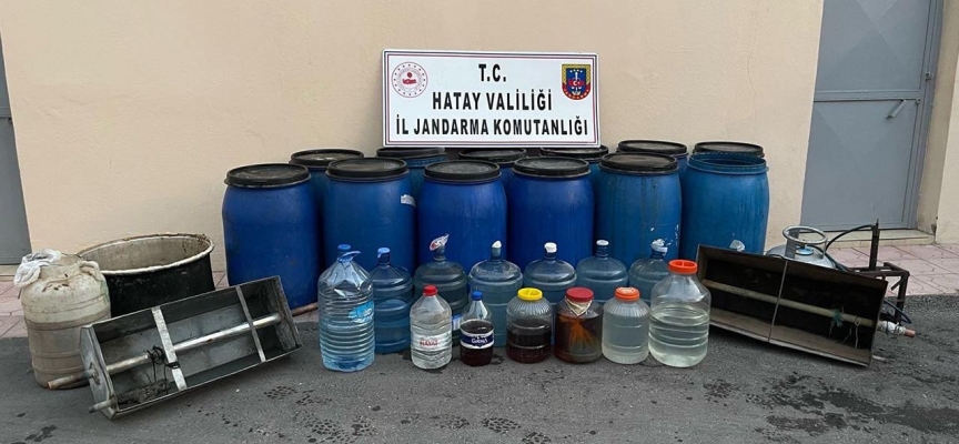 Hatay'da 4 bin 250 litre sahte içki ele geçirildi