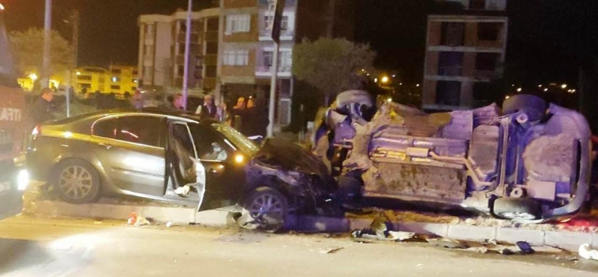 Amasya'da iki otomobil çarpıştı: 6 yaralı