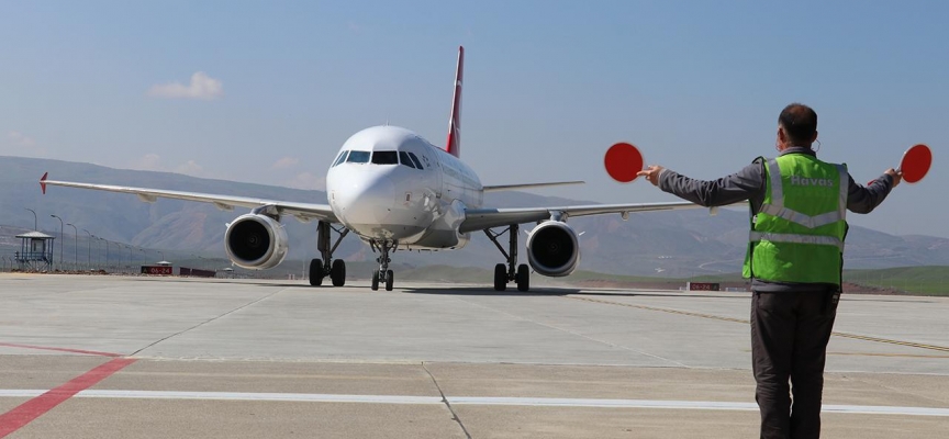 Siirt Havalimanı, geçen ay 5 bin 985 yolcuya hizmet verdi.