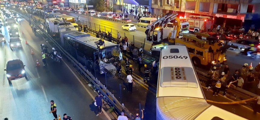 Avcılar'daki metrobüs kazasına ait görüntüler ortaya çıktı