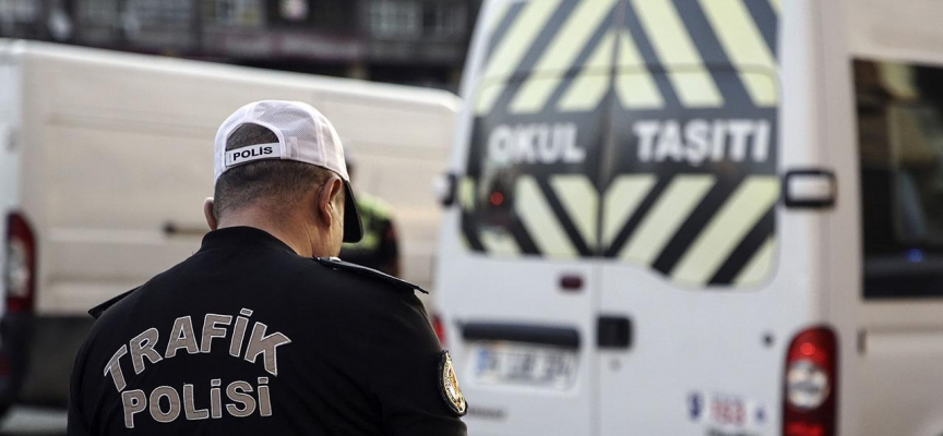 Okulun ilk günü için trafikte yoğun önlem alındı