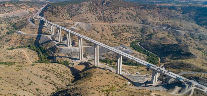 Eğiste Hadimi Viyadüğü Projesi'nde sona yaklaşıldı