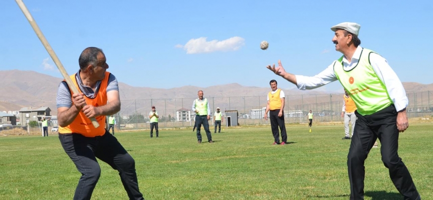 Hakkari'nin beyzbolu "holane" tanıtıldı