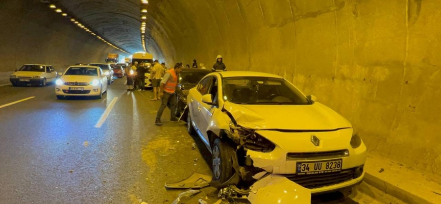 Kocaeli'de zincirleme trafik kazası: 3 yaralı