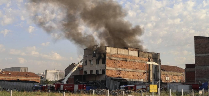 Ankara'da atık kağıt deposunda yangın