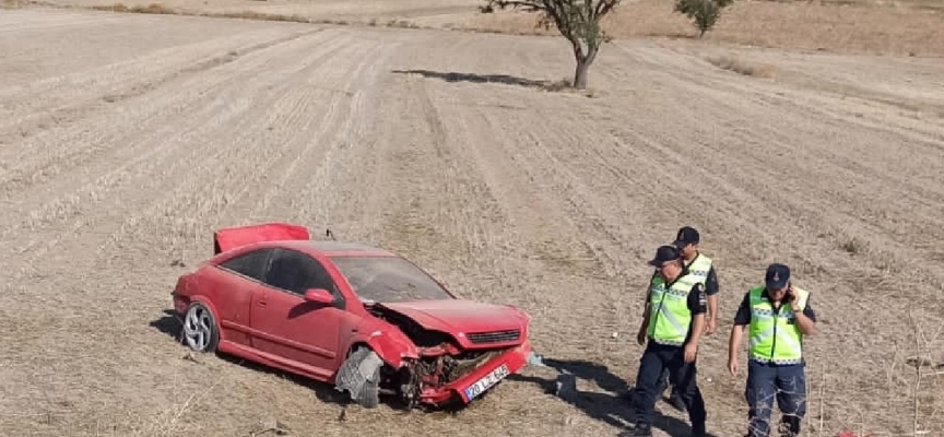 Denizli'de otomobil takla attı: 2 ölü, 1 yaralı