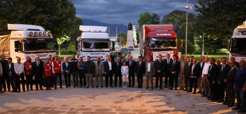 Erzincan'dan Pakistan'a 4 yardım tırı