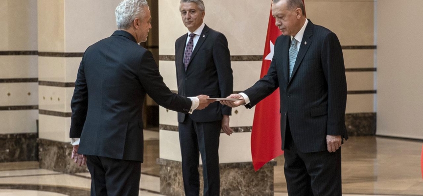 Büyükelçilerden Cumhurbaşkanı Erdoğan'a güven mektubu