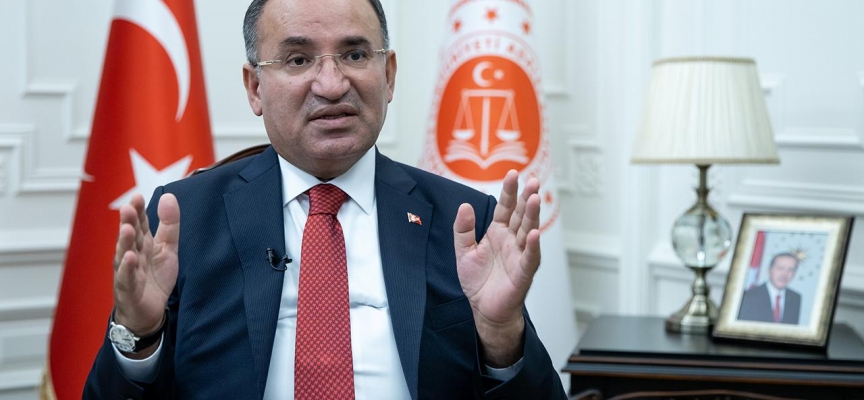 Adalet Bakanı Bozdağ: Herkes hakimliğe, savcılığa lütfen soyunmasın