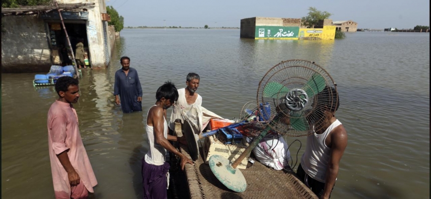 Pakistan'daki sel felaketinde hayatını kaybedenlerin sayısı bin 500'e yükseldi