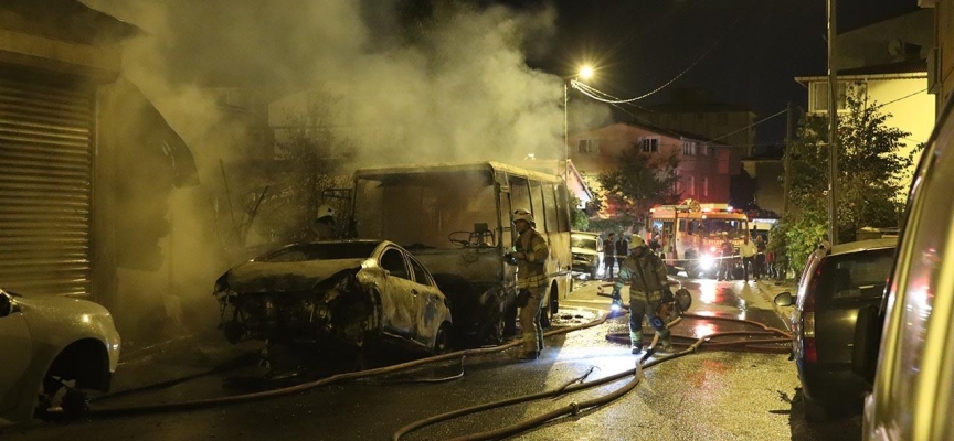 Çekmeköy'de otomobilde çıkan yangın iş yerine sıçradı