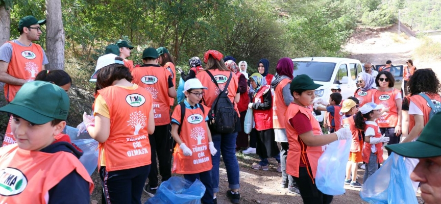 Gümüşhane’de daha temiz bir gelecek için çöp toplandı