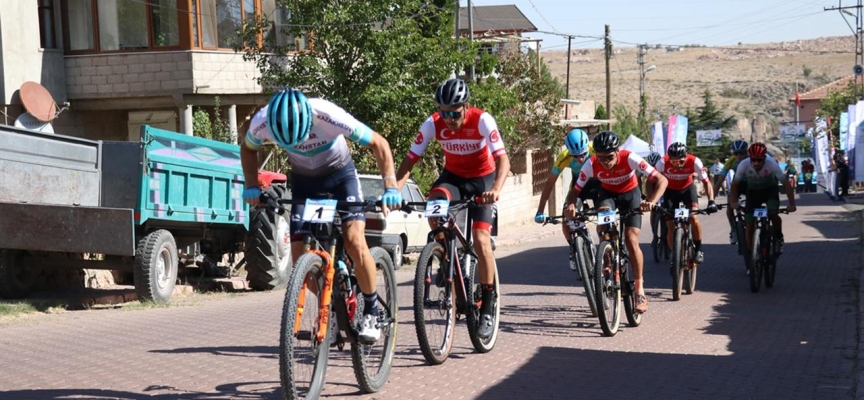 Uluslararası Erciyes MTB Cup Dağ Bisikleti Yarışları'nın ikinci etabı koşuldu