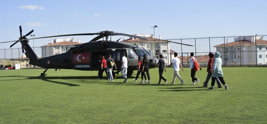 Kırşehirli çocuklar helikopterle şehir turu attı