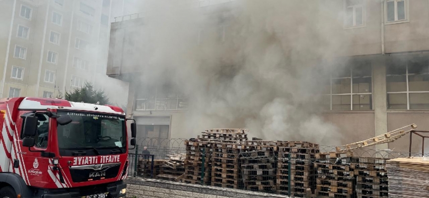 Beylikdüzü'nde depo yangını